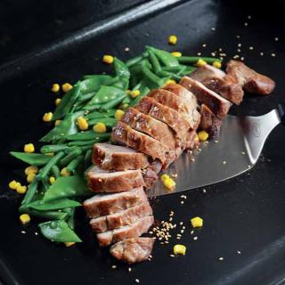 Porc, veggies and sesame a la Plancha Porc, veggies and sesame a la Plancha