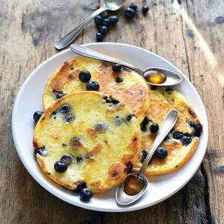 Gluten-free blueberries pancakes a la Plancha Gluten-free blueberries pancakes a la Plancha