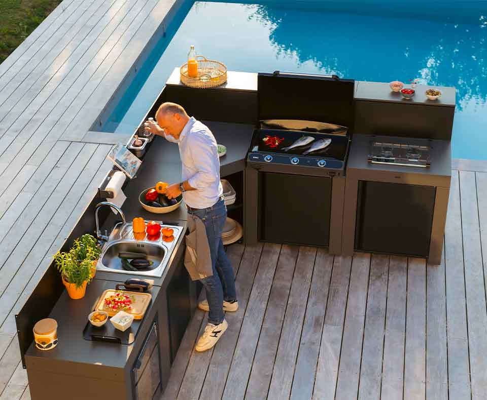 Outdoor kitchen